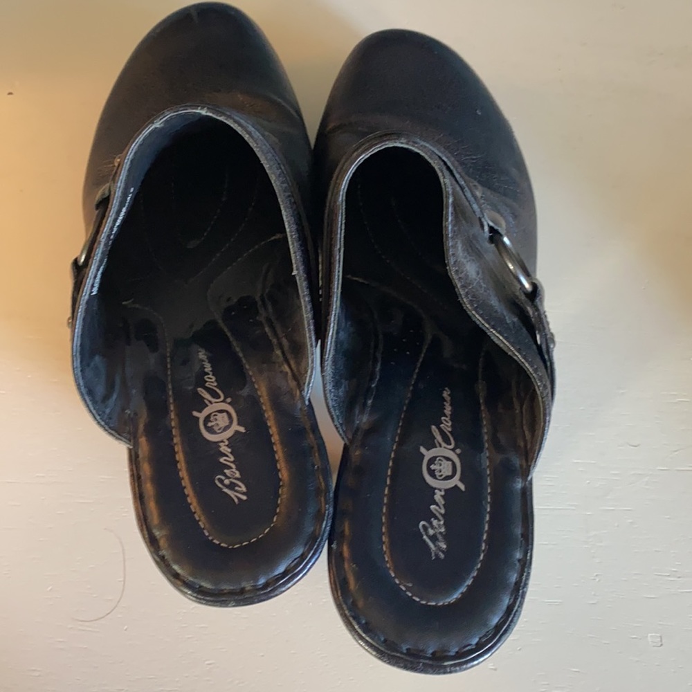 Barn Crown Black clogs. - Picture 3 of 7